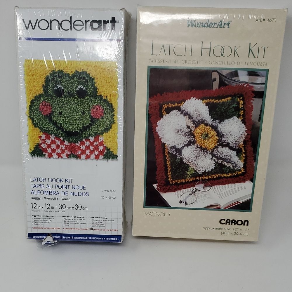 WonderArt Frog and Flower  Latch Hook Kit